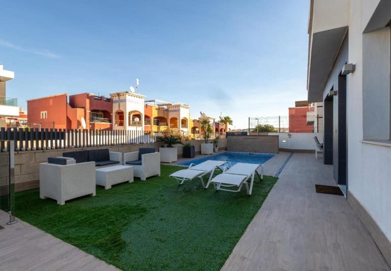 4 camera da letto Villa in vendita in Orihuela Costa con piscina - 490.000 € (Rif: 9737802)