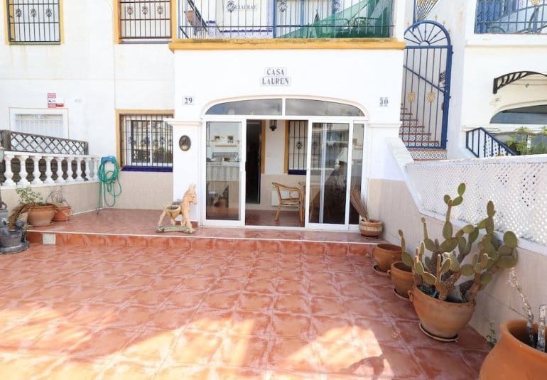 2 chambre Bungalow à vendre à Torrevieja avec piscine - 143 000 € (Ref: 9737803)
