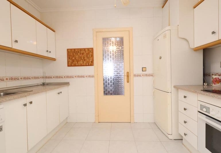 2 chambre Bungalow à vendre à Torrevieja avec piscine - 143 000 € (Ref: 9737803)