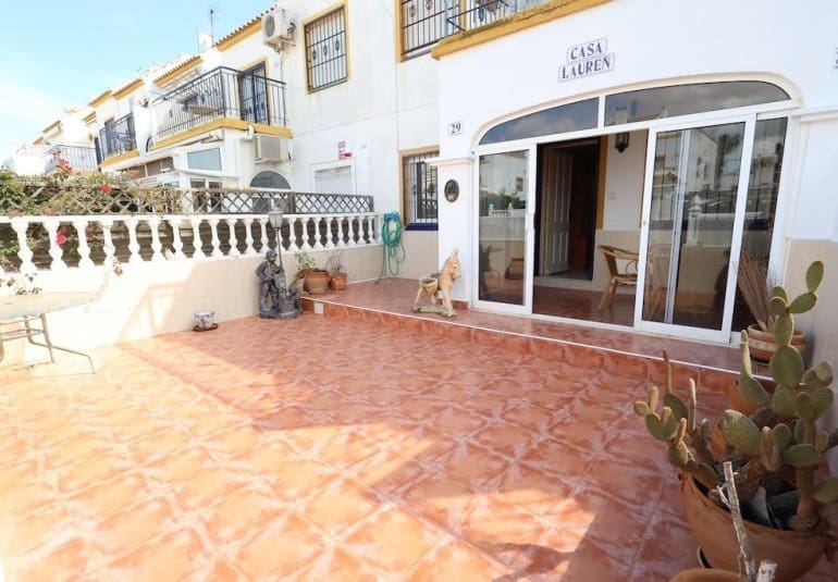 2 chambre Bungalow à vendre à Torrevieja avec piscine - 143 000 € (Ref: 9737803)