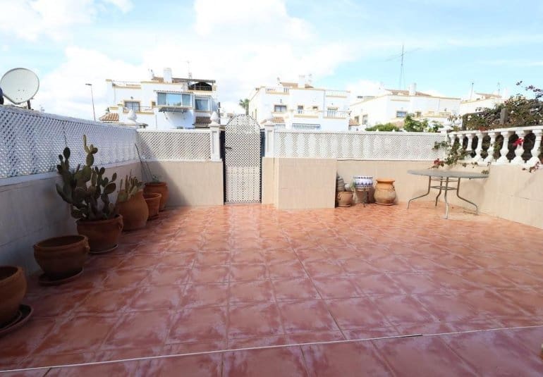 2 chambre Bungalow à vendre à Torrevieja avec piscine - 143 000 € (Ref: 9737803)