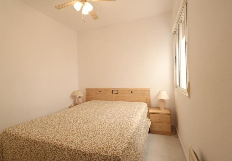 2 chambre Bungalow à vendre à Torrevieja avec piscine - 143 000 € (Ref: 9737803)