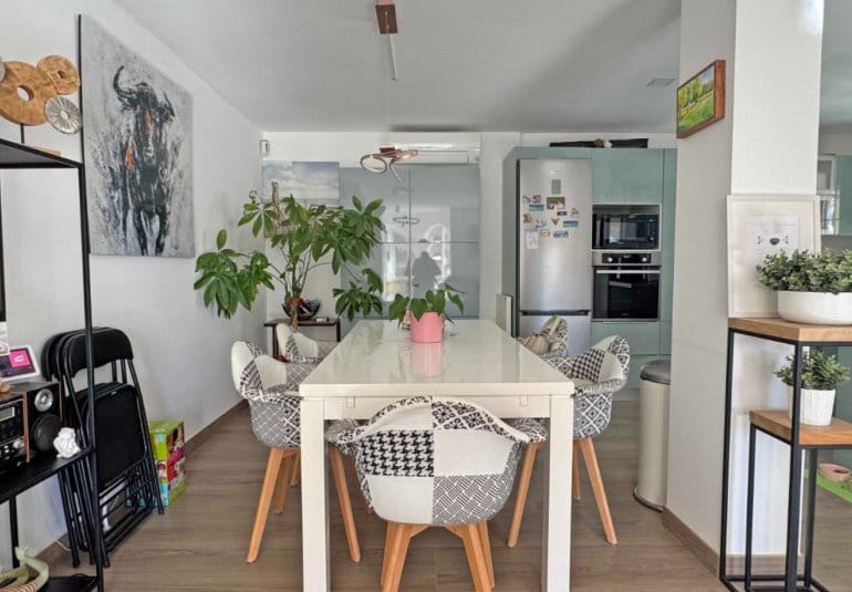 Casa de 2 habitaciones en Villamartin en venta con piscina - 289.900 € (Ref: 9737804)