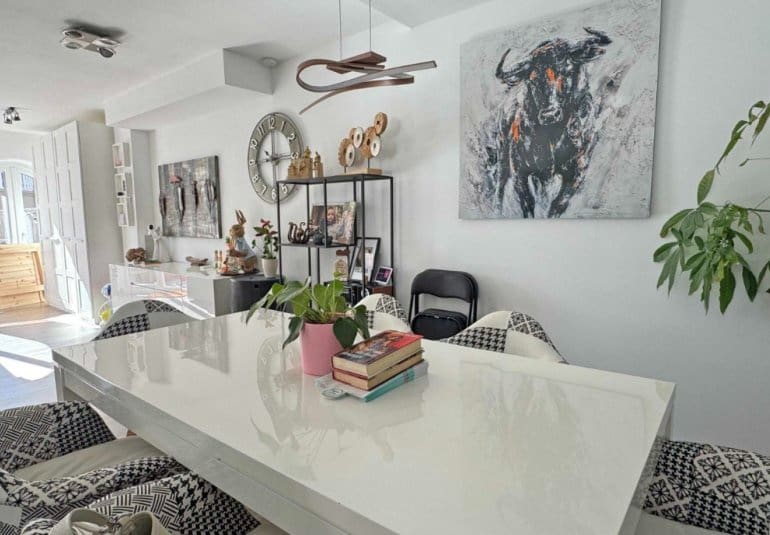 Casa de 2 habitaciones en Villamartin en venta con piscina - 289.900 € (Ref: 9737804)