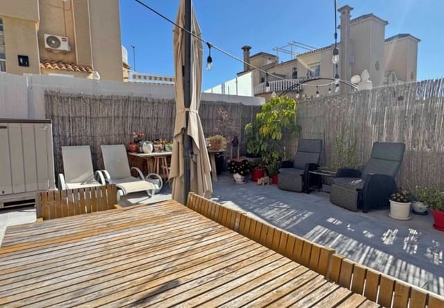 Casa de 2 habitaciones en Villamartin, Orihuela en venta con piscina - 289.900 € (Ref: 9737804)