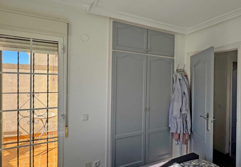 Casa de 2 habitaciones en Villamartin en venta con piscina - 289.900 € (Ref: 9737804)