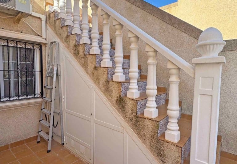 Casa de 2 habitaciones en Villamartin en venta con piscina - 289.900 € (Ref: 9737804)