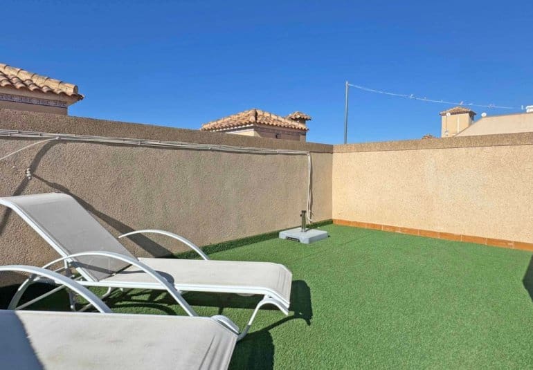 Casa de 2 habitaciones en Villamartin en venta con piscina - 289.900 € (Ref: 9737804)