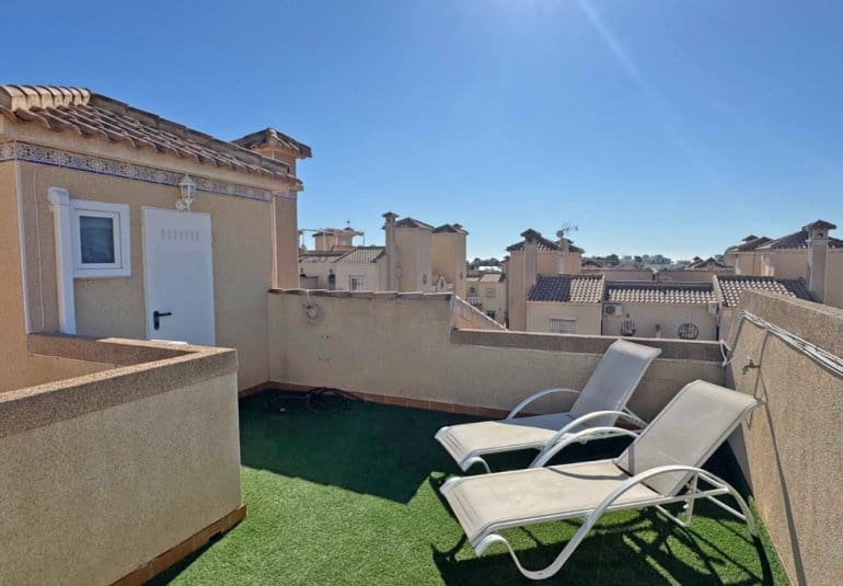 Casa de 2 habitaciones en Villamartin en venta con piscina - 289.900 € (Ref: 9737804)
