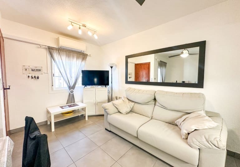 Apartamento de 1 habitación en Villamartin en venta - 115.000 € (Ref: 9737807)