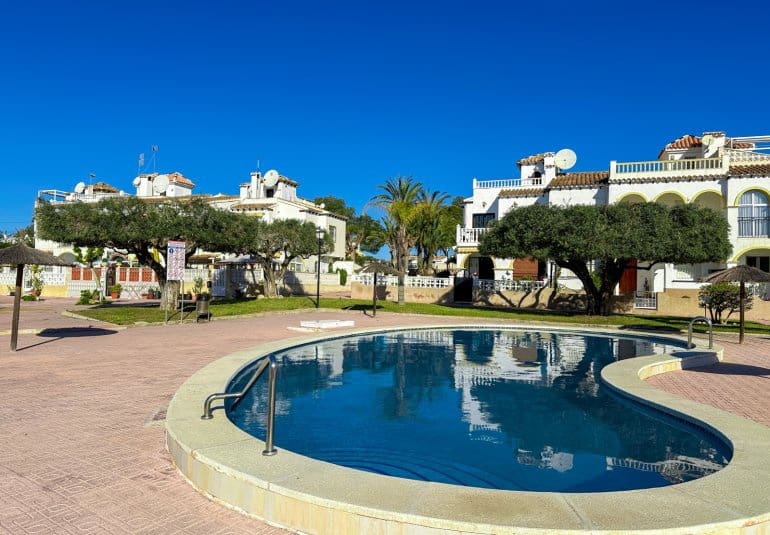 Apartamento de 1 habitación en Villamartin en venta - 115.000 € (Ref: 9737807)