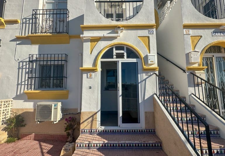 Apartamento de 1 habitación en Villamartin en venta - 115.000 € (Ref: 9737807)