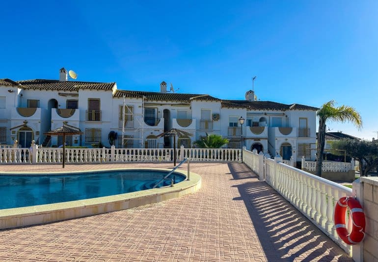 Apartamento de 1 habitación en Villamartin en venta - 115.000 € (Ref: 9737807)