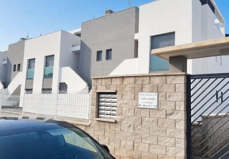 2 Zimmer Penthouse zu verkaufen in Punta Prima mit Pool - 279.900 € (Ref: 9737808)