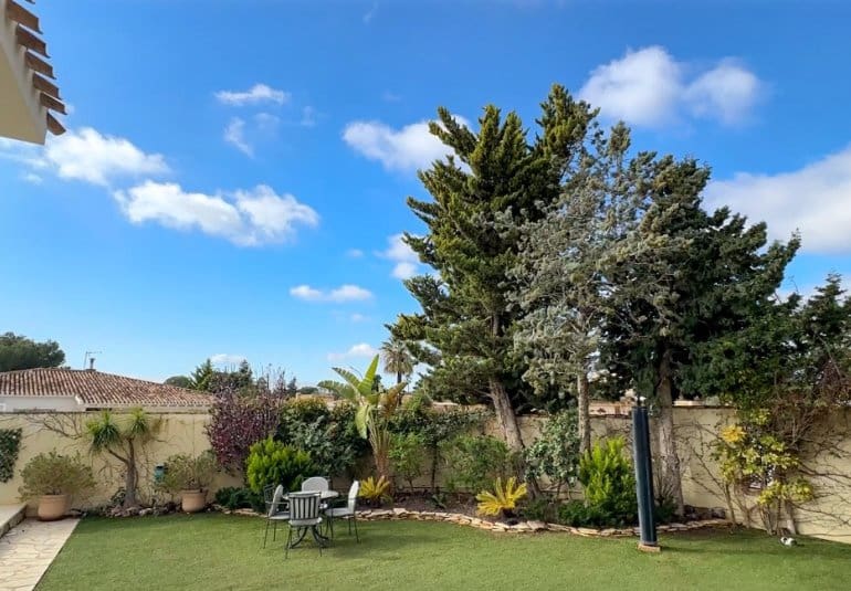 7 bedroom Villa for sale in Dehesa de Campoamor with pool - € 1,349,000 (Ref: 9737809)