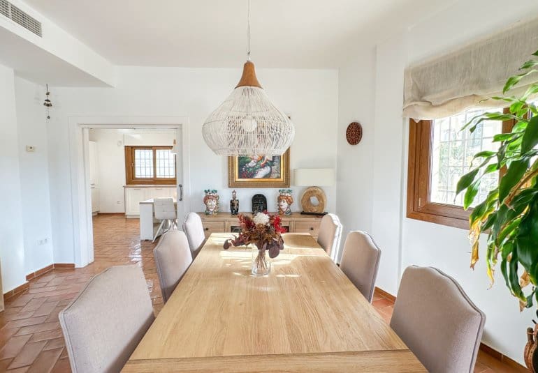 7 bedroom Villa for sale in Dehesa de Campoamor with pool - € 1,349,000 (Ref: 9737809)