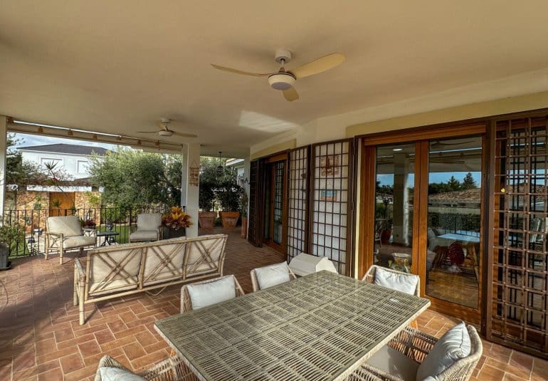 7 bedroom Villa for sale in Dehesa de Campoamor with pool - € 1,349,000 (Ref: 9737809)