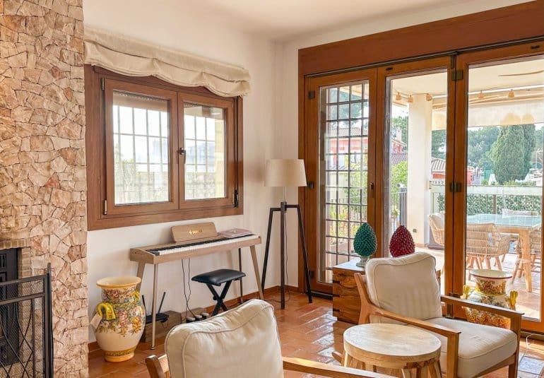 7 bedroom Villa for sale in Dehesa de Campoamor with pool - € 1,349,000 (Ref: 9737809)