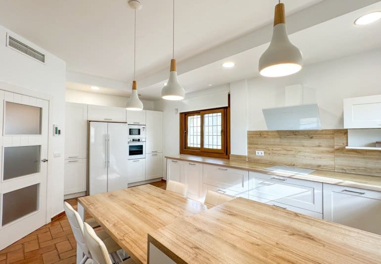 7 bedroom Villa for sale in Dehesa de Campoamor with pool - € 1,349,000 (Ref: 9737809)