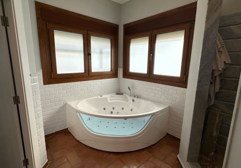 7 bedroom Villa for sale in Dehesa de Campoamor with pool - € 1,349,000 (Ref: 9737809)