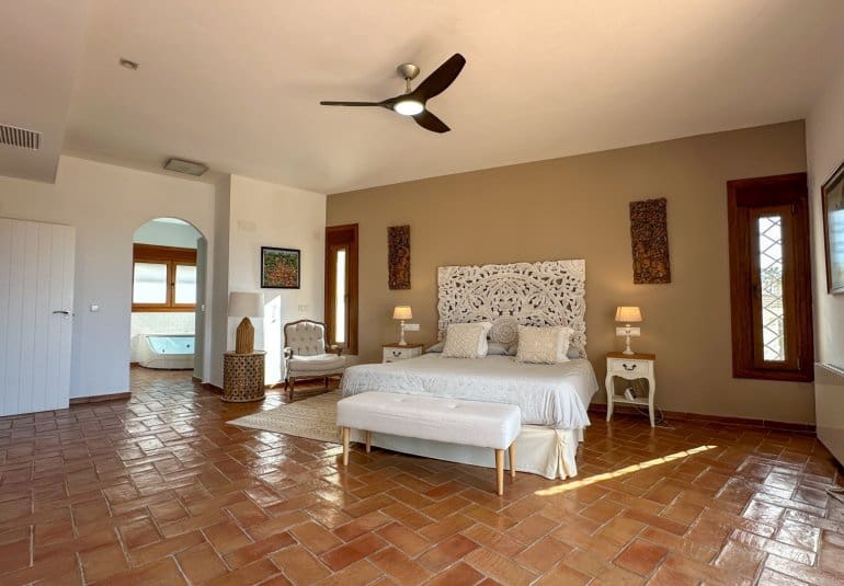 7 bedroom Villa for sale in Dehesa de Campoamor with pool - € 1,349,000 (Ref: 9737809)