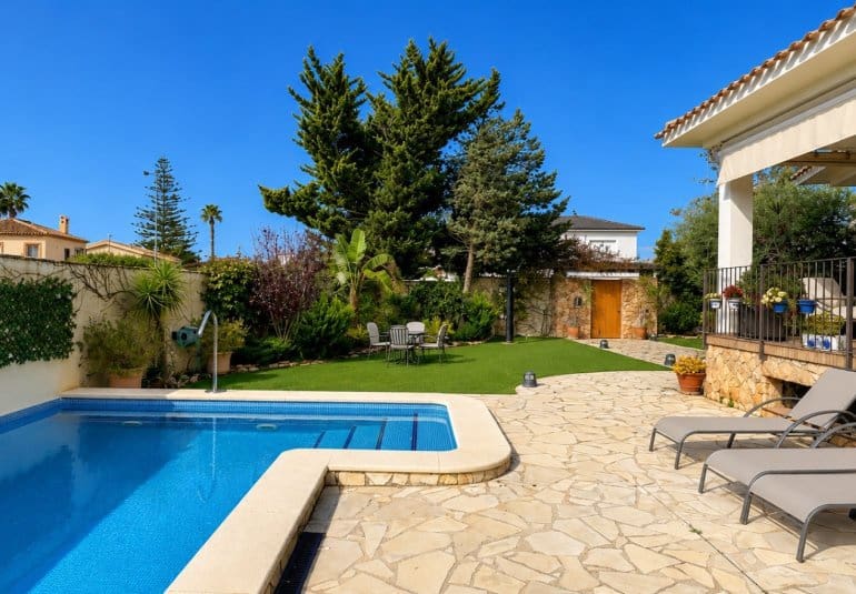 7 Zimmer Villa zu verkaufen in Dehesa de Campoamor mit Pool - 1.349.000 € (Ref: 9737809)