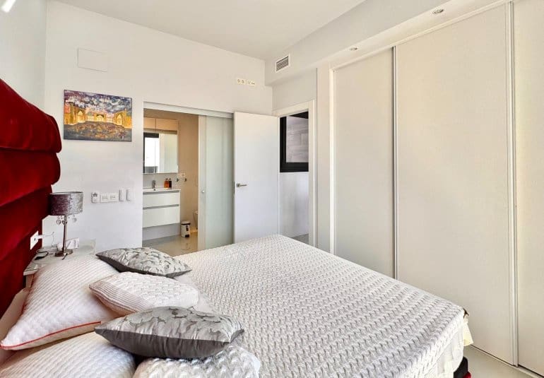 4 bedroom Villa for sale in Orihuela Costa with pool - € 750,000 (Ref: 9737810)