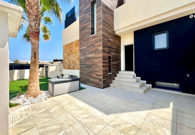 4 soverom Villa til salgs i Lomas de Cabo Roig - Los Dolses, Orihuela med svømmebasseng - € 750 000 (Ref: 9737810)