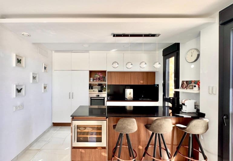 4 bedroom Villa for sale in Orihuela Costa with pool - € 750,000 (Ref: 9737810)