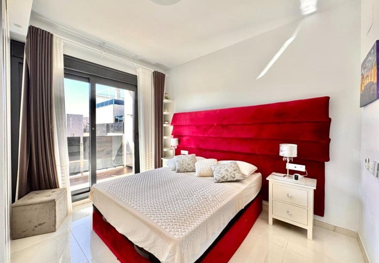 4 bedroom Villa for sale in Orihuela Costa with pool - € 750,000 (Ref: 9737810)