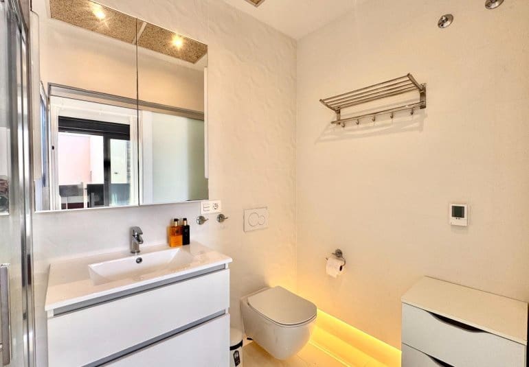 4 bedroom Villa for sale in Orihuela Costa with pool - € 750,000 (Ref: 9737810)