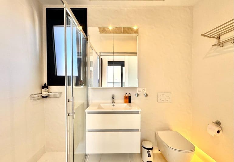 4 bedroom Villa for sale in Orihuela Costa with pool - € 750,000 (Ref: 9737810)