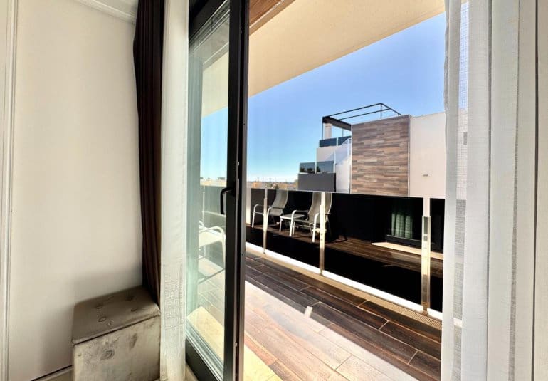 4 bedroom Villa for sale in Orihuela Costa with pool - € 750,000 (Ref: 9737810)