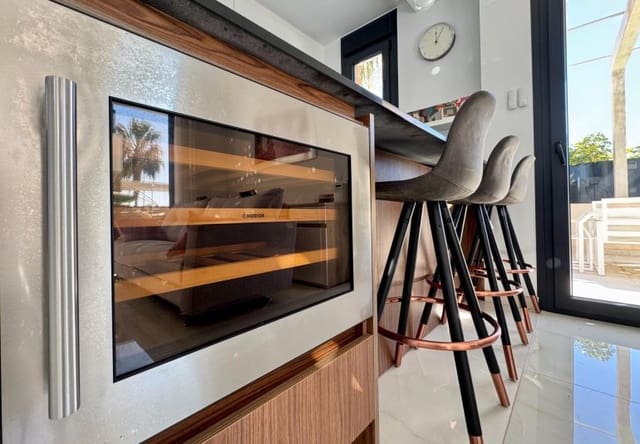 4 soverom Villa til salgs i Lomas de Cabo Roig - Los Dolses, Orihuela med svømmebasseng - € 750 000 (Ref: 9737810)