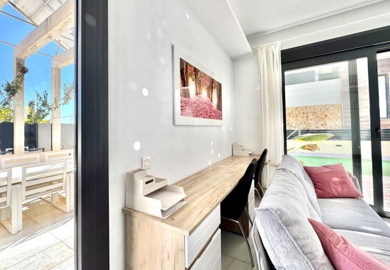 4 bedroom Villa for sale in Orihuela Costa with pool - € 750,000 (Ref: 9737810)