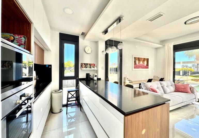 4 bedroom Villa for sale in Orihuela Costa with pool - € 750,000 (Ref: 9737810)