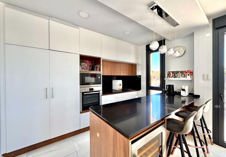 4 bedroom Villa for sale in Orihuela Costa with pool - € 750,000 (Ref: 9737810)