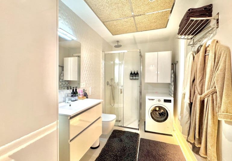 4 bedroom Villa for sale in Orihuela Costa with pool - € 750,000 (Ref: 9737810)