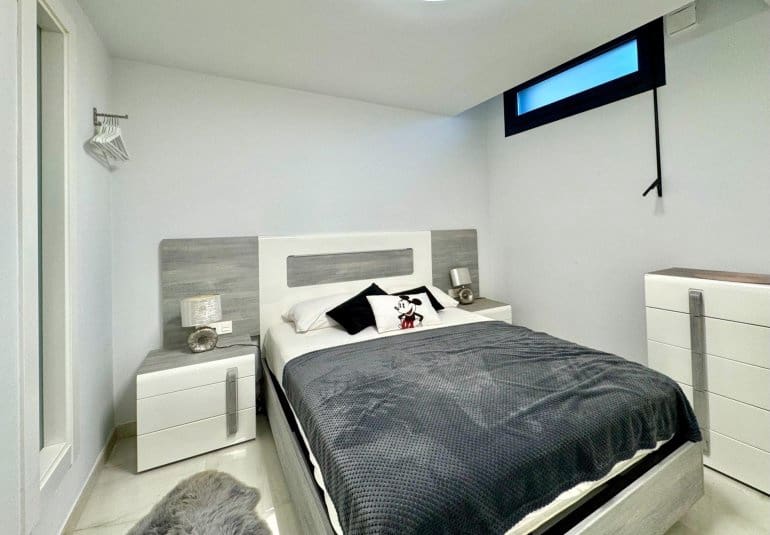 4 bedroom Villa for sale in Orihuela Costa with pool - € 750,000 (Ref: 9737810)