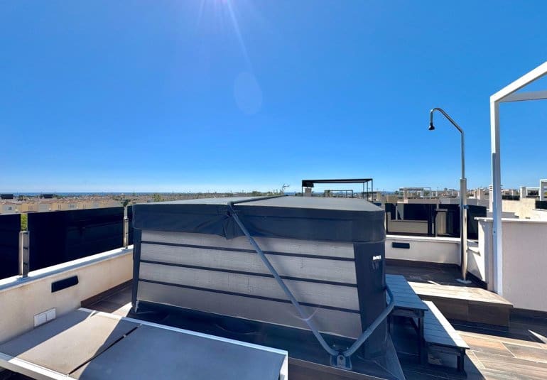 4 bedroom Villa for sale in Orihuela Costa with pool - € 750,000 (Ref: 9737810)