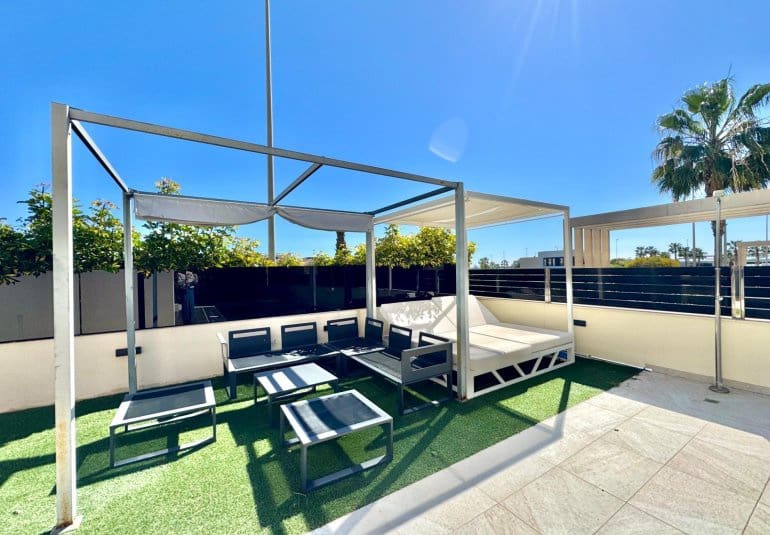 4 bedroom Villa for sale in Orihuela Costa with pool - € 750,000 (Ref: 9737810)