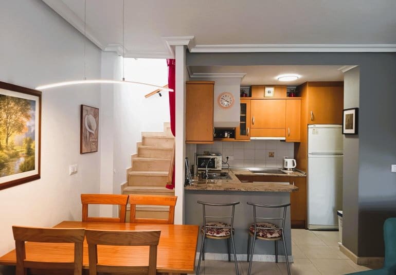 Ático de 2 habitaciones en Cabo Roig en venta con piscina - 219.000 € (Ref: 9737813)