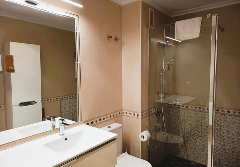 Ático de 2 habitaciones en Cabo Roig en venta con piscina - 219.000 € (Ref: 9737813)