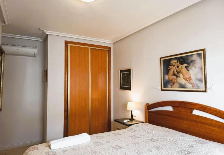 Ático de 2 habitaciones en Cabo Roig en venta con piscina - 219.000 € (Ref: 9737813)