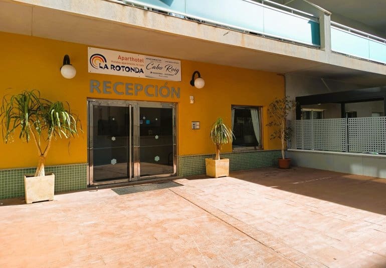 Ático de 2 habitaciones en Cabo Roig en venta con piscina - 219.000 € (Ref: 9737813)