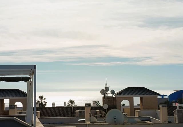 Ático de 2 habitaciones en Cabo Roig, Orihuela en venta con piscina garaje - 219.000 € (Ref: 9737813)