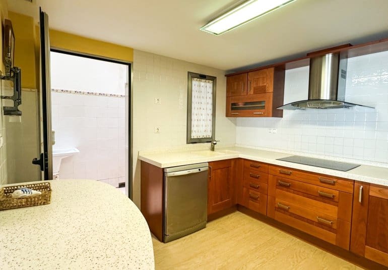 4 Zimmer Apartment zu verkaufen in Torrevieja mit Pool - 680.000 € (Ref: 9737817)