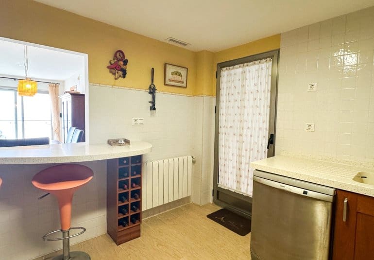 4 Zimmer Apartment zu verkaufen in Torrevieja mit Pool - 680.000 € (Ref: 9737817)