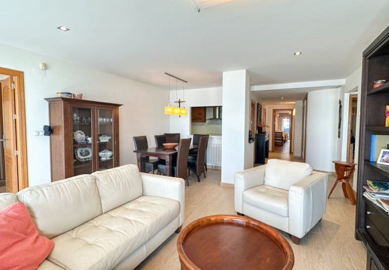 4 Zimmer Apartment zu verkaufen in Torrevieja mit Pool - 680.000 € (Ref: 9737817)