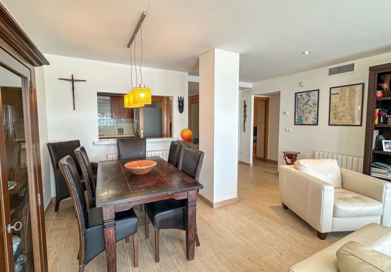 4 Zimmer Apartment zu verkaufen in Torrevieja mit Pool - 680.000 € (Ref: 9737817)